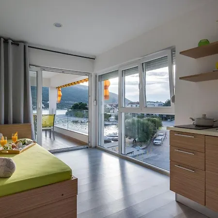 Fuer 3 Personen Ca 30 Qm In Grebastica, Dalmatien Norddalmatien Apartman *