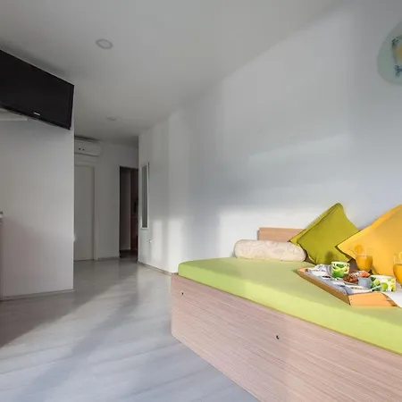 Fuer 3 Personen Ca 30 Qm In Grebastica, Dalmatien Norddalmatien Apartman