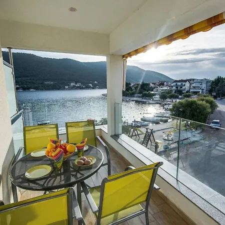 Apartman Fuer 3 Personen Ca 30 Qm In Grebastica, Dalmatien Norddalmatien Grebastica
